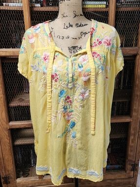 Johhny Was NWOT Embroidered Yellow Tie-Neck Top Sz XL